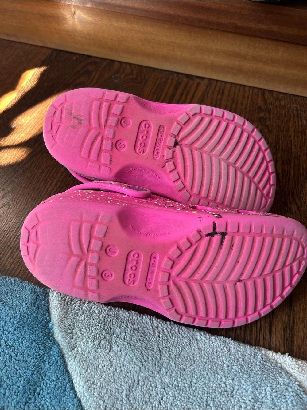 Crocs Kids Pink Paint Splatter Clogs Size J3